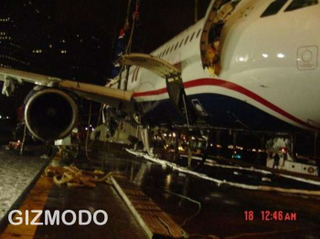 Illustration for article titled Photos of Plane Being Lifted From the Hudson Are Staggering